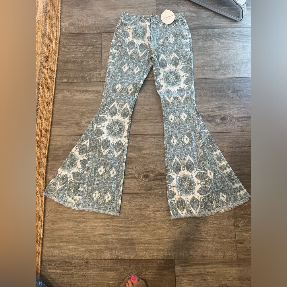 Adorable printed pants size large cotton/Spandex